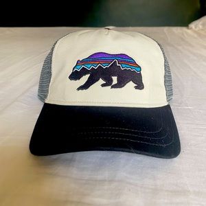 Women’s Patagonia trucker